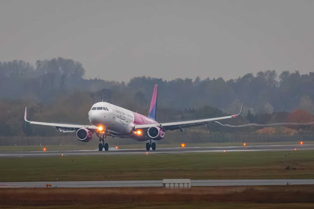 איך לטוס בזול עם Wizz Air